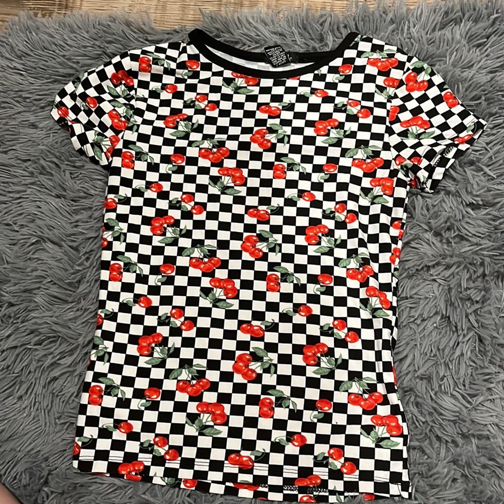 Rue21 shirt. size M. barely worn.